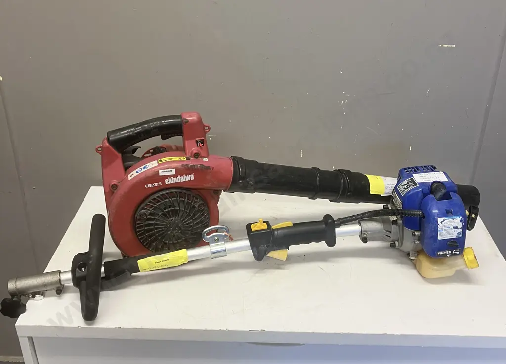 Shindaiwa Petrol Leaf Blower EB2215 With Incomplete Victa Line Trimmer TTS2226 AD Image 1++
