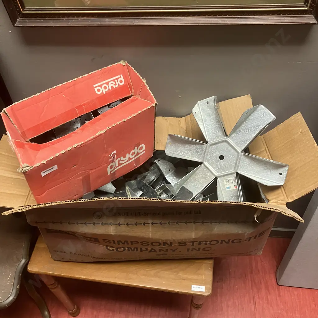 Brackets To Make A Hexagonal Gazebo & Part Box of Pryda Minigrips 57x35mm Image 1++