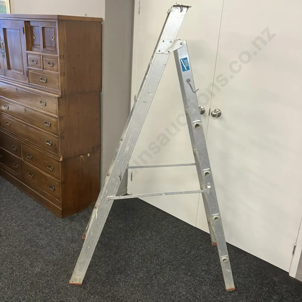 Aluminium Stepladder - 5 Step. H184cm Image 1++