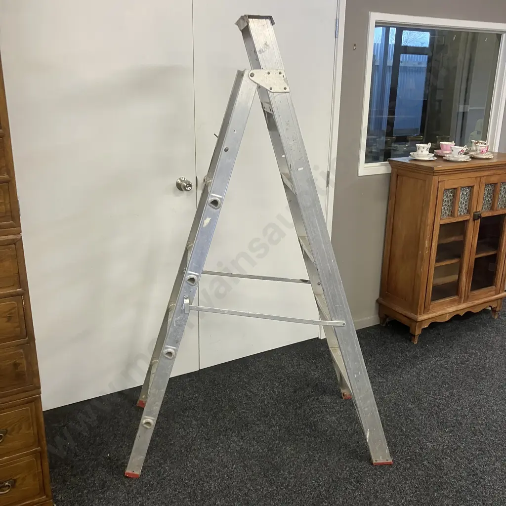 Aluminium Stepladder - 5 Step. H184cm Image 1++