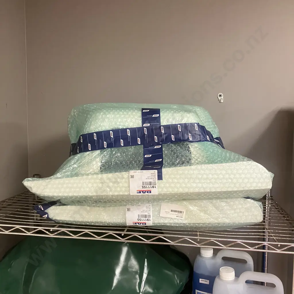 2m Circular Green Cover, Box Lots - Smat Nord Wing Mirror, Hitch Pin, Filter, Foil Trays Etc Image 1++