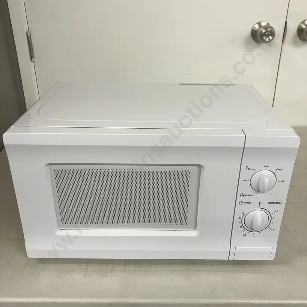 Necessities 20L 700W Manual Microwave Oven, Model NMW720W Image 1++