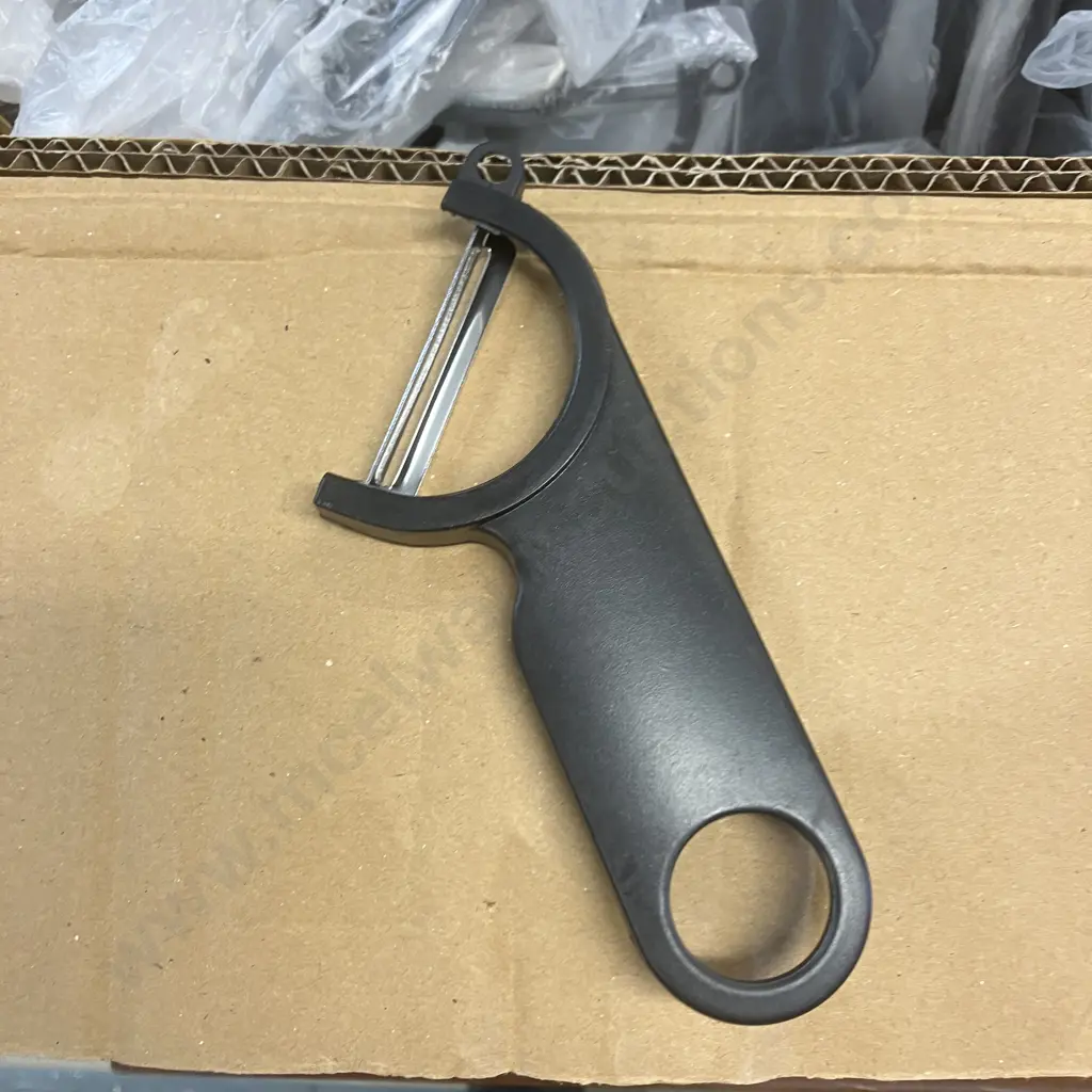 Box lot New Potato Peelers Image 1++