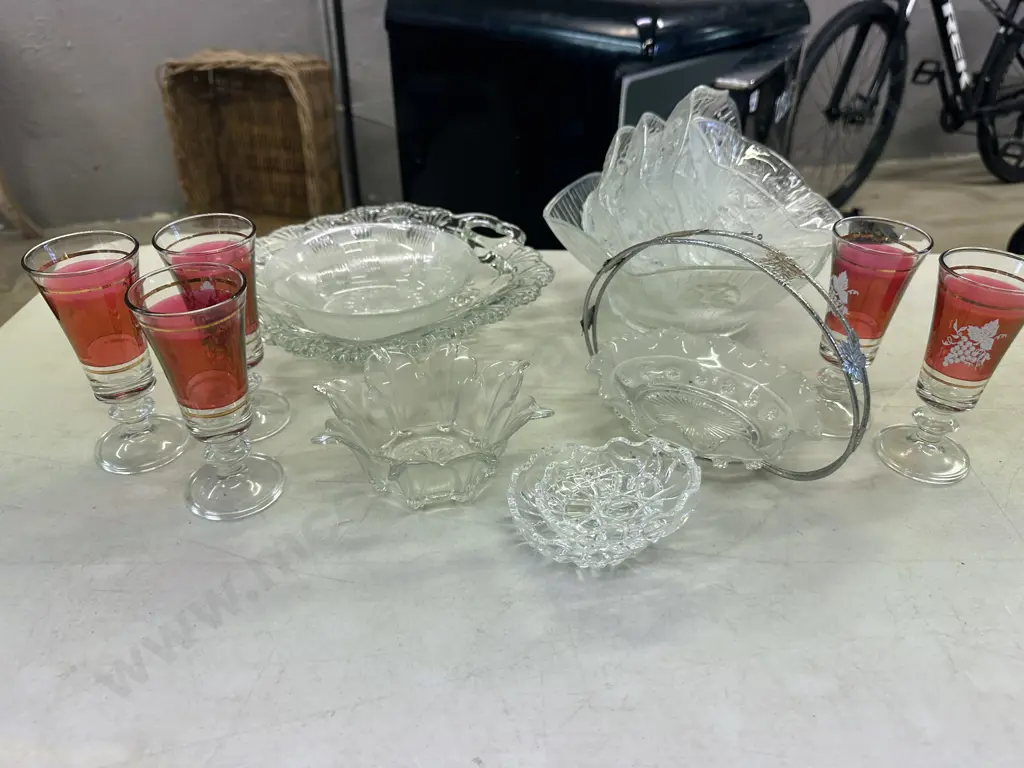 Selection Of Vintage Glassware  Image 1++