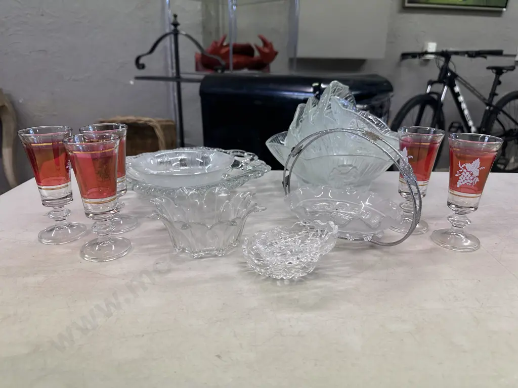 Selection Of Vintage Glassware  Image 1++