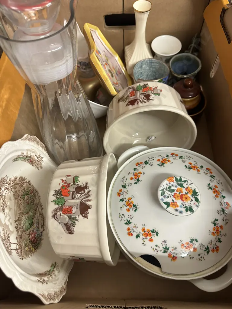 Casserole Dish, Pottery Etc Image 1++