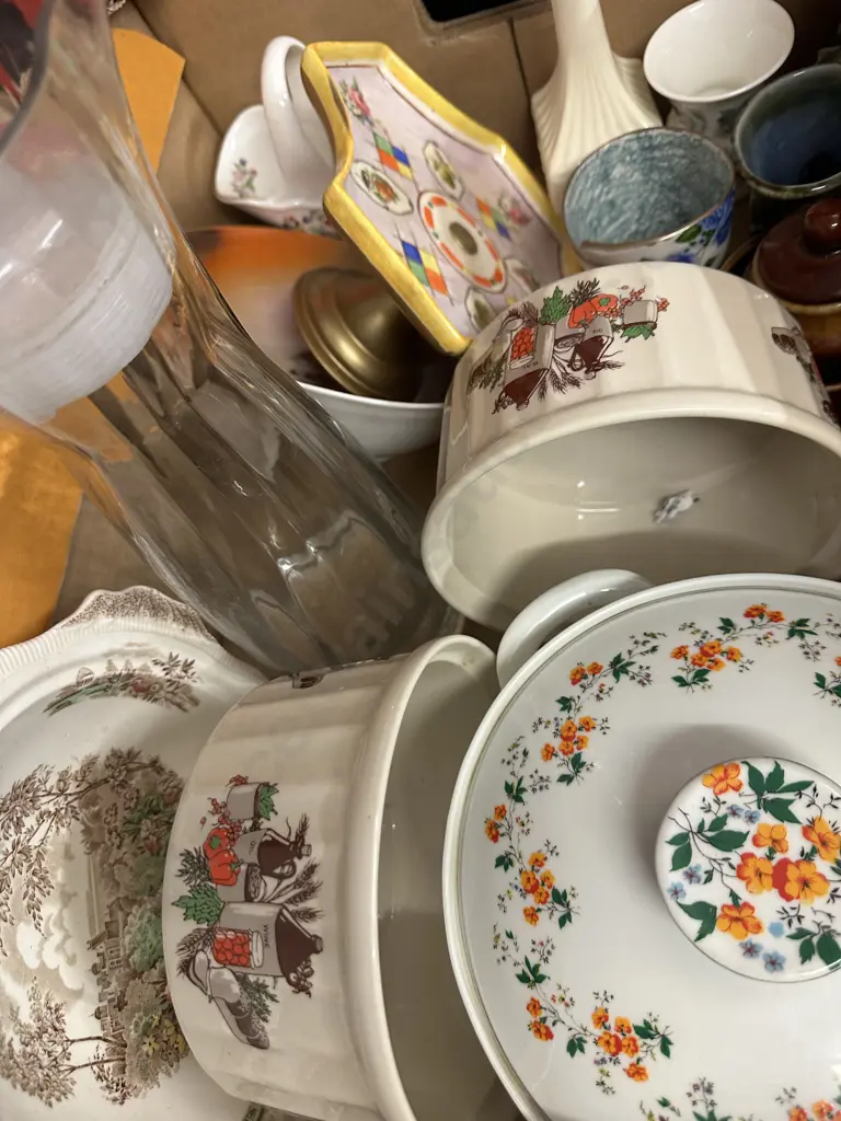 Casserole Dish, Pottery Etc Image 1++