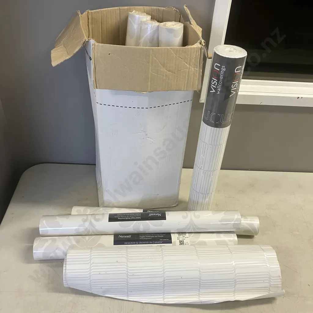 Six Rolls of Wallpaper & Two Rolls of Wallpaper Image 1++