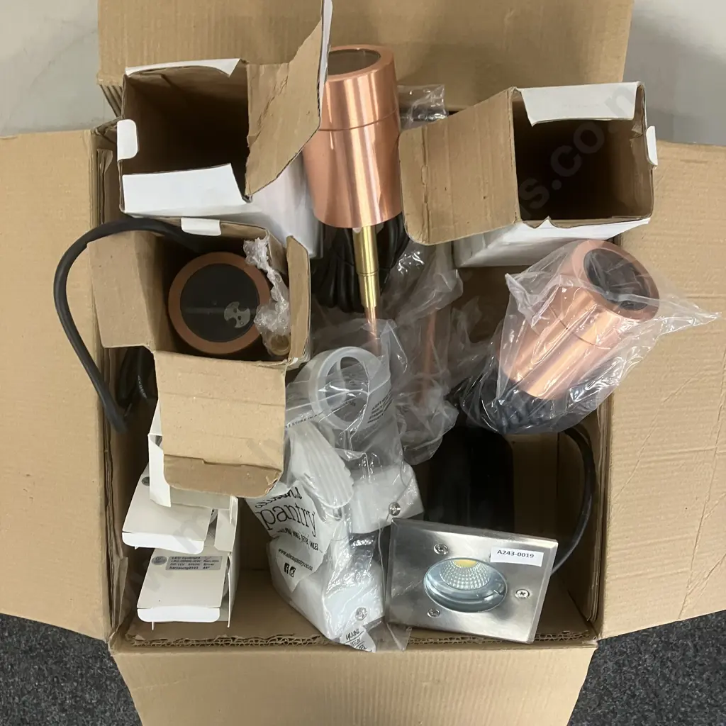 Box Lot Assorted Spotlights Image 1++