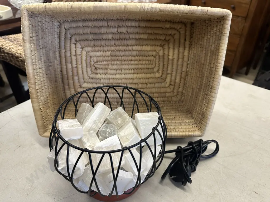 White Himalayan Salt Chunks Amore Lamp With Rectangular Rattan Basket Image 1++
