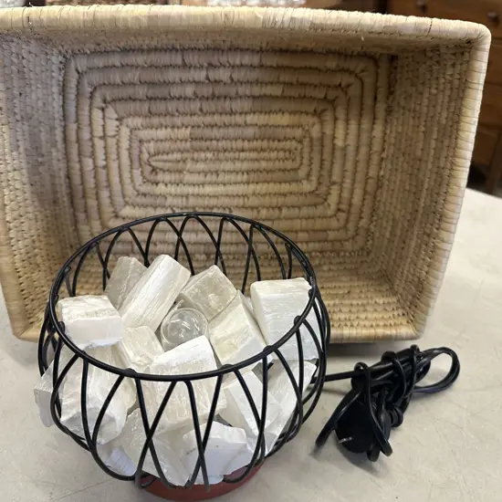 White Himalayan Salt Chunks Amore Lamp With Rectangular Rattan Basket