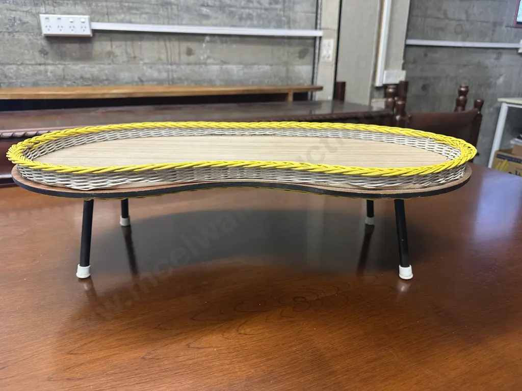 Retro Fold-Up Serving Tray Cane Edge Detail Image 1++