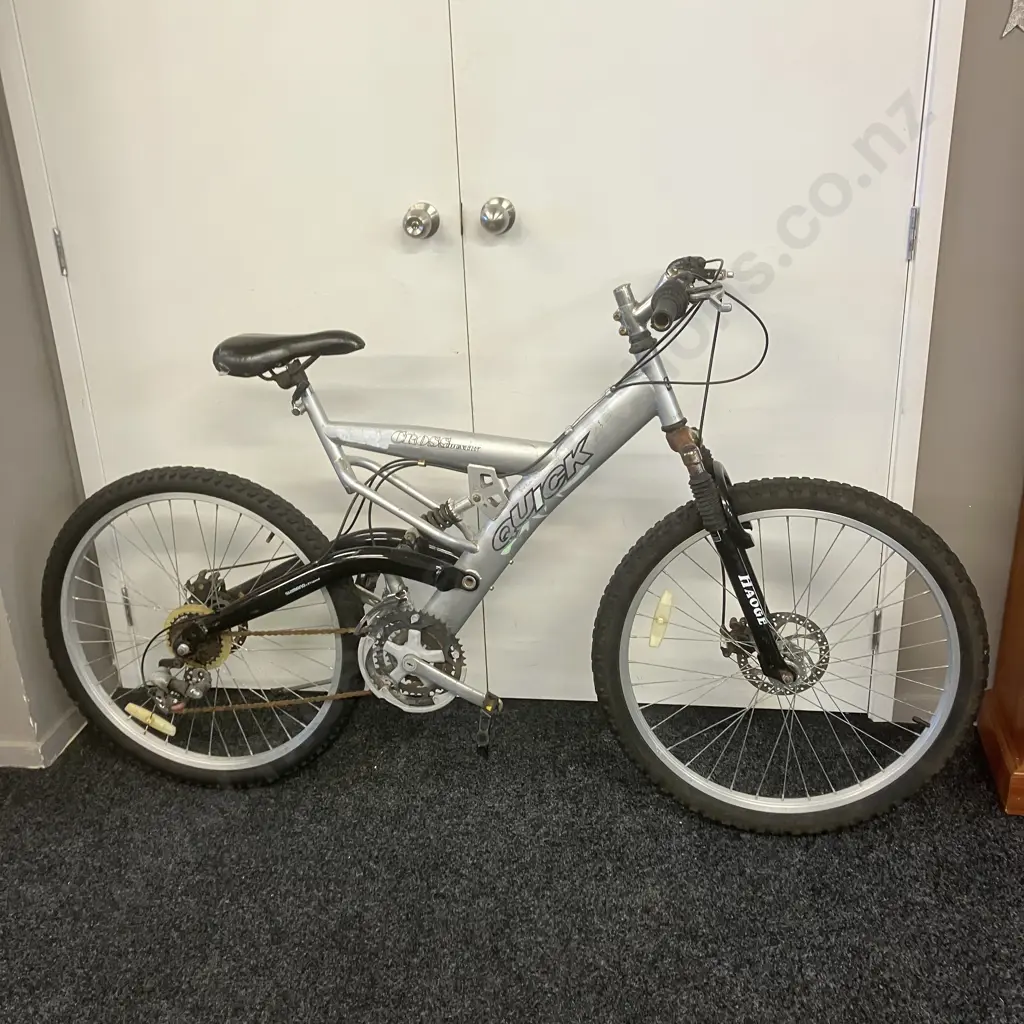 Silver Colour Quick Cross Country Bike Image 1++