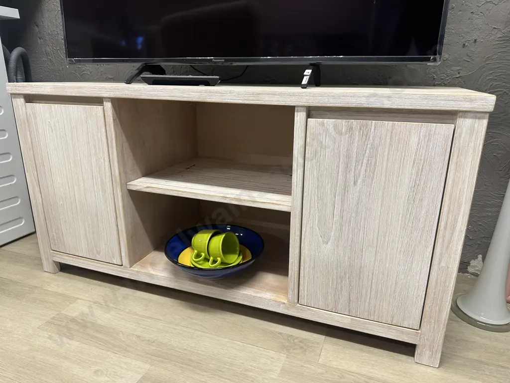 Ex Danske Mobler White Washed 2 Door TV Unit. H60 W120 D45cm Image 1++
