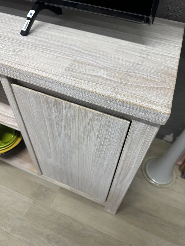 Ex Danske Mobler White Washed 2 Door TV Unit. H60 W120 D45cm Image 1++