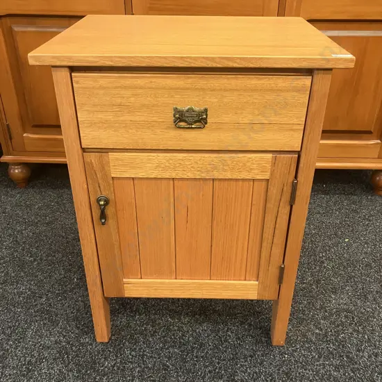 Wentworth Furniture (Aus) Oak Nightstand With Single Door & Drawer, Ornate Metal Handle & Door Pull. H69 W52 D42cm