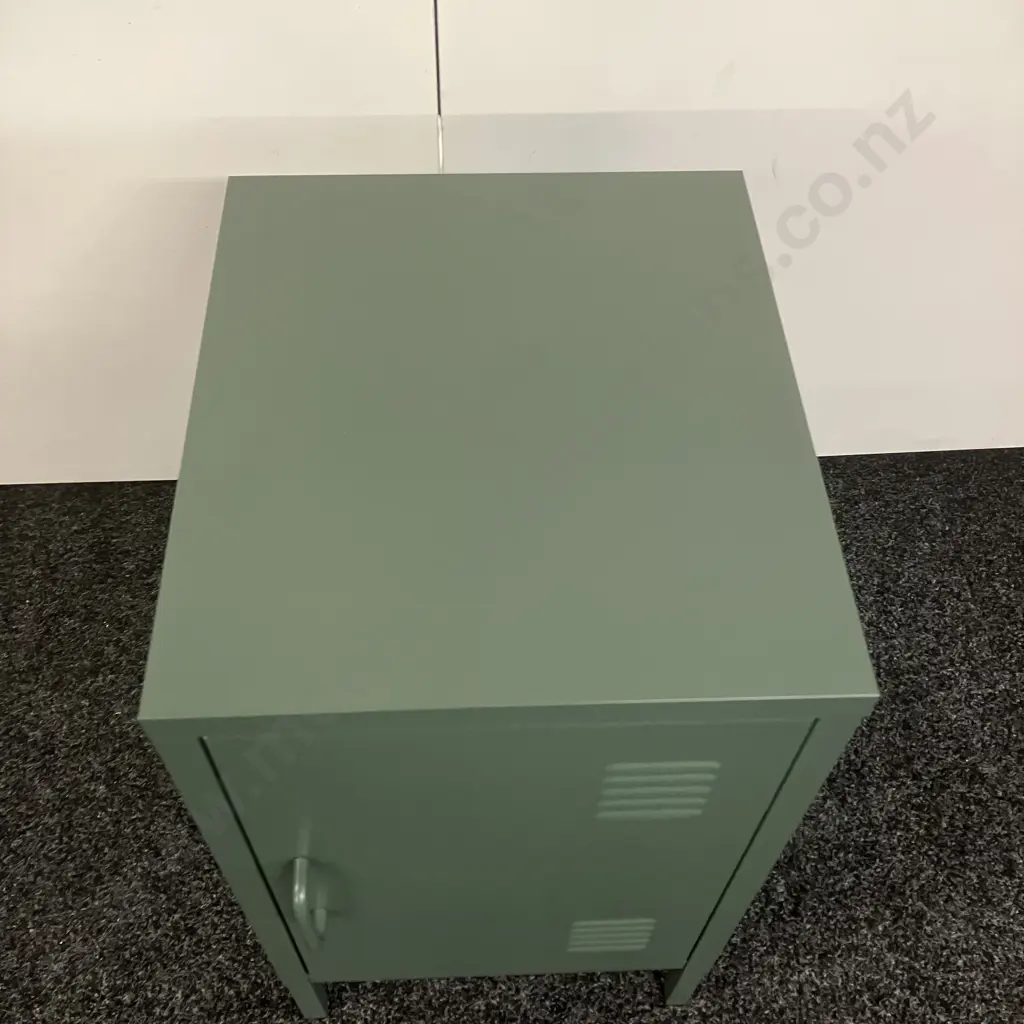 Sage Metal Single Locker. H60 W35 D40cm Image 1++