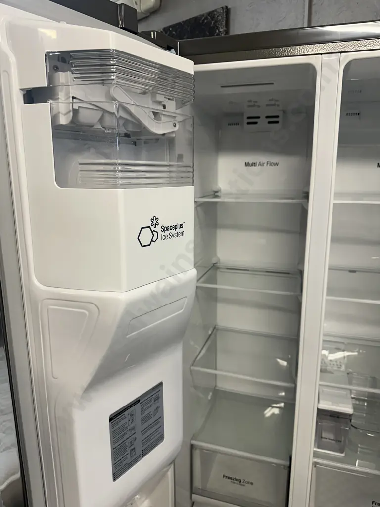 LG 668L Side by Side Fridge Freezer GS-L668PNL Non-Plumbed Ice & Water Dispenser, Stainless Steel Image 1++