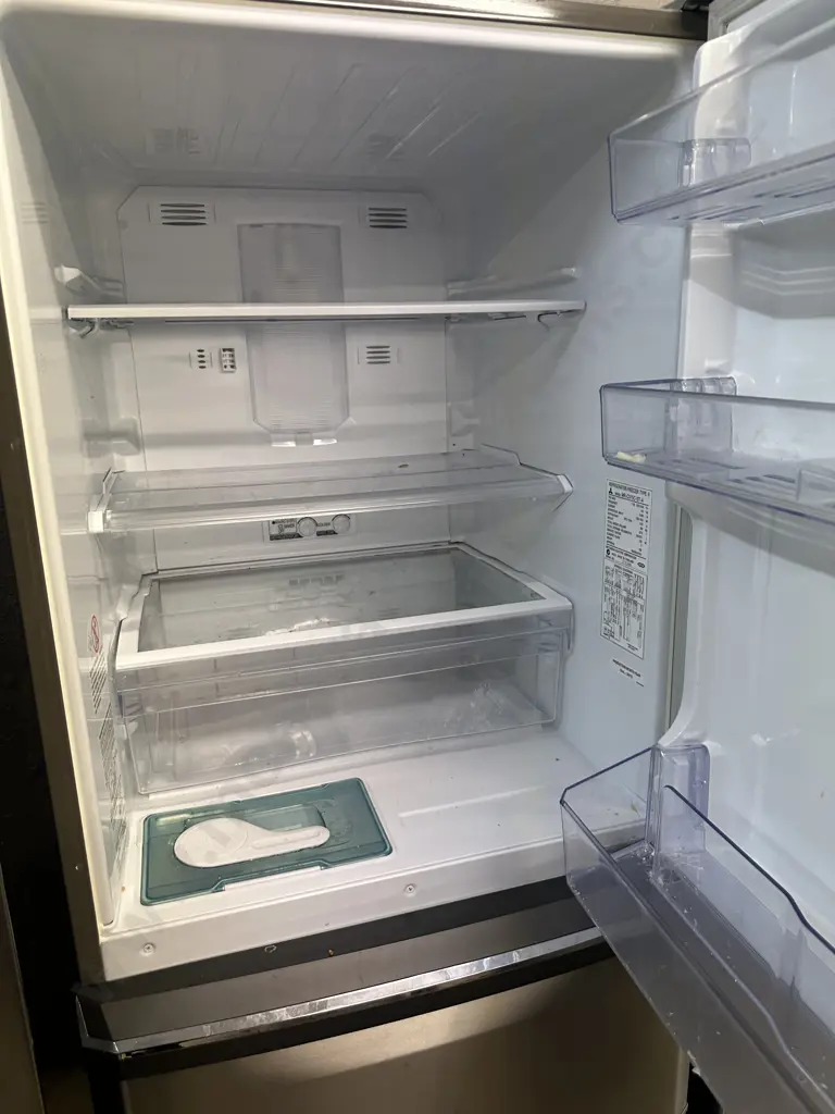 Mitsubishi Refrigerator Freezer - 375 Litre, MR-C375C-ST-A, Humidity Drawer & Freezer Drawer Image 1++