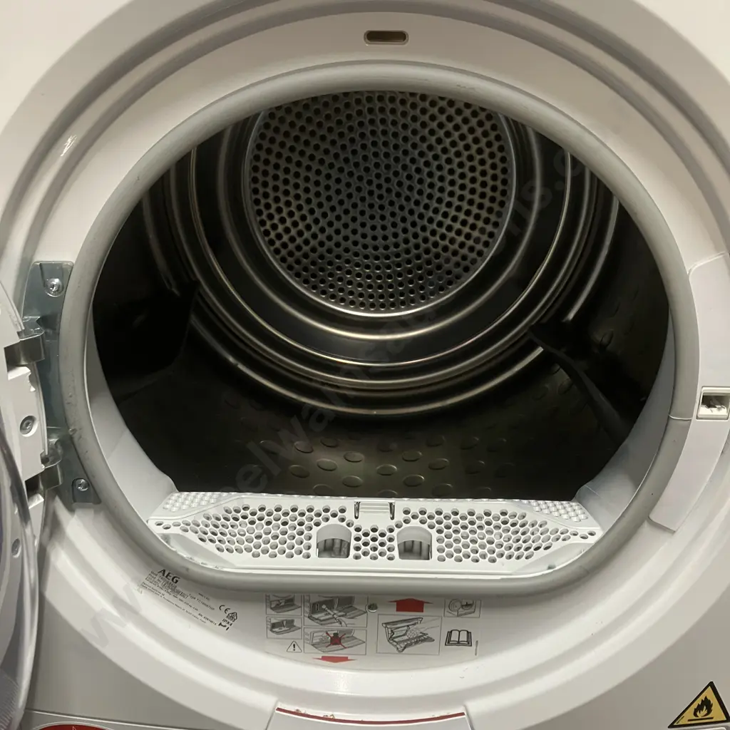 AEG 8kg White 8000 Series Heat Pump Dryer - T8DHE842B Image 1++