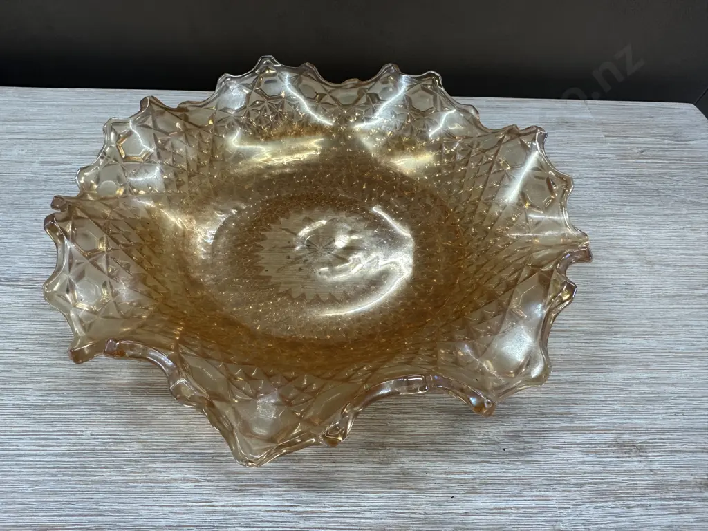 Art Deco Orange Carnival Glass Bowl Antique Frilled Rim Dia22cm. Image 1++