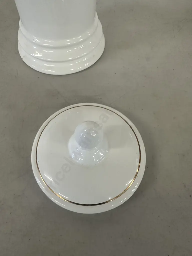Toilet Roll Column - Ceramic With Lid. H52cm Image 1++