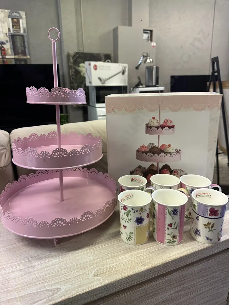 New Pink Three Tier Cake Stand With New Maxwell & Willams Coffee Mugs x6 Image 1++