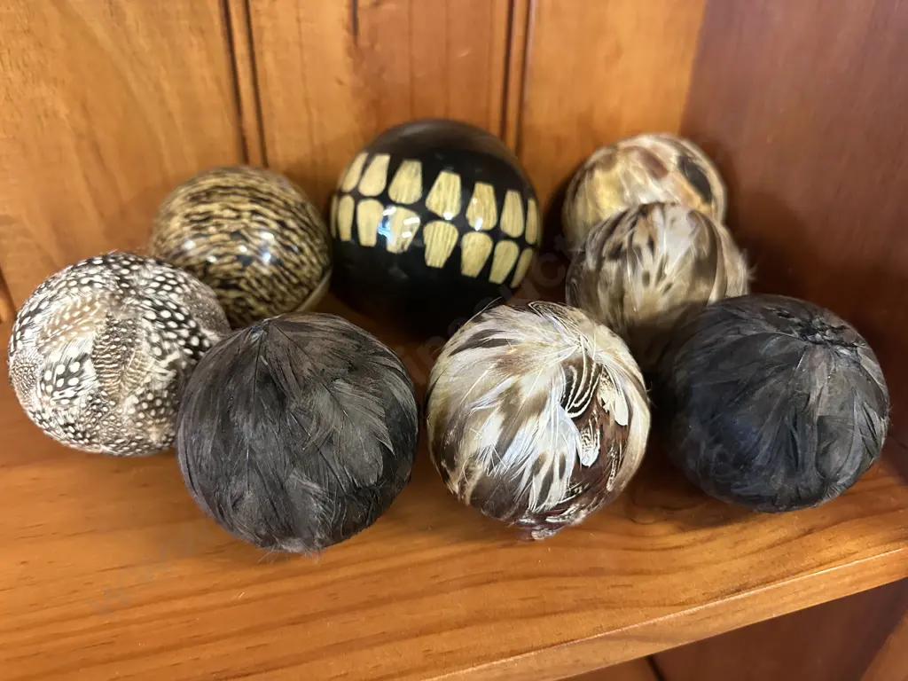 Decorative  Balls Including Feather Etc Image 1++