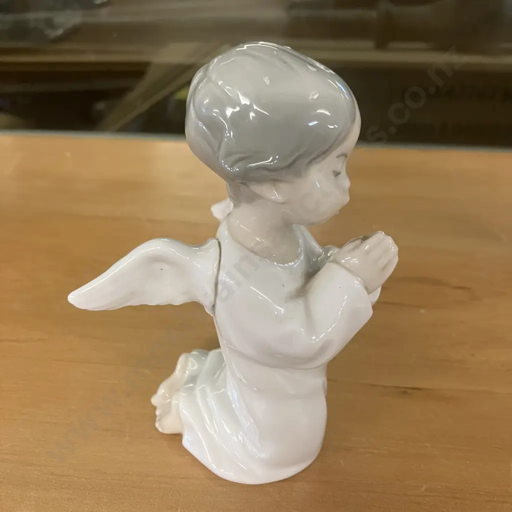 Vintage Retired Lladro Angel Praying Figurine Image 1++