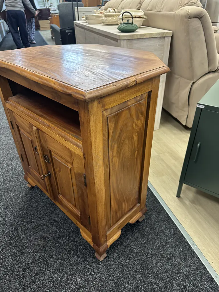 Wooden TV Cabinet One Shelf, Two Door H81,W74,D53cm. Image 1++