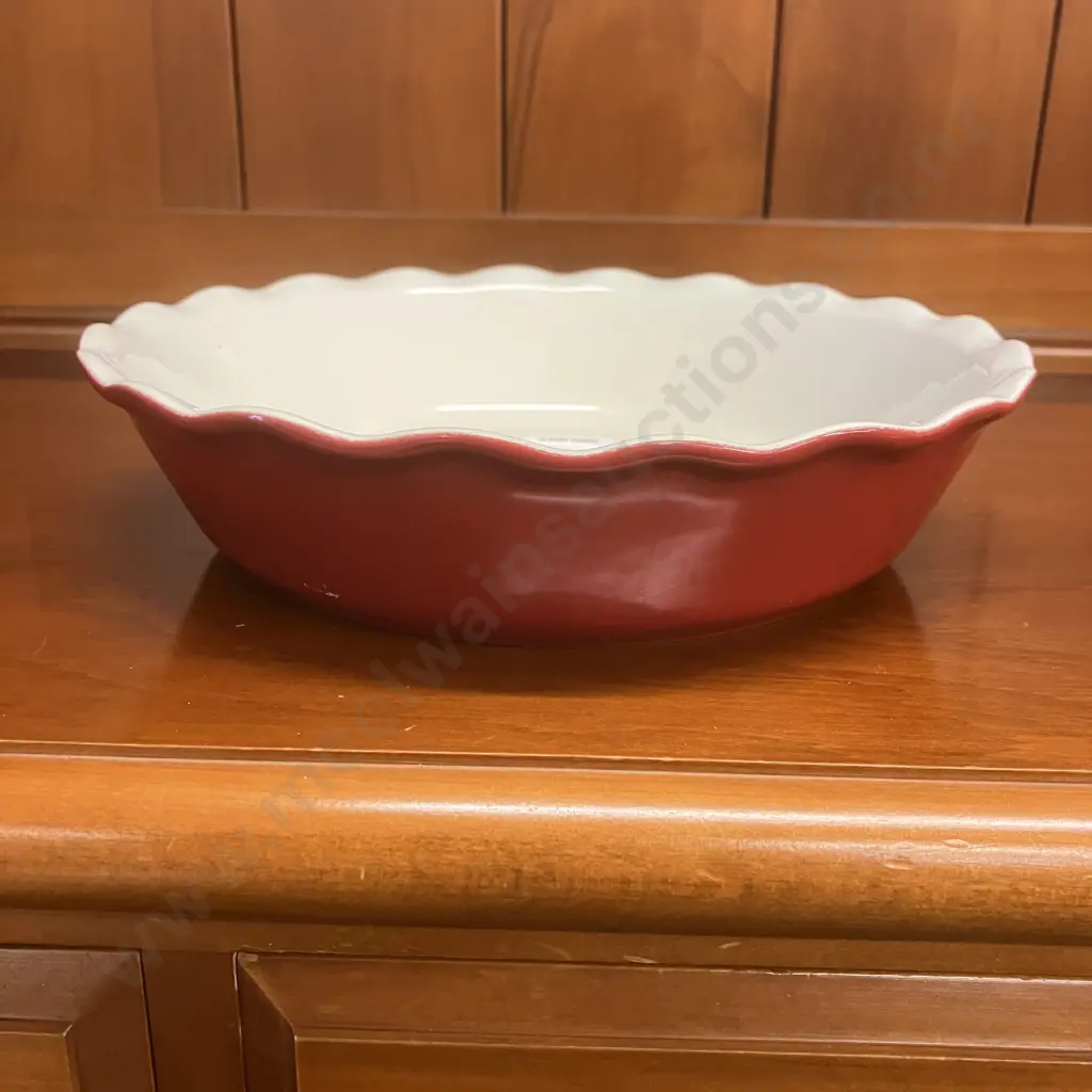 Emile Henry (France) Modern Classics Collection 9" Pie Dish, Red. #61.21 Image 1++