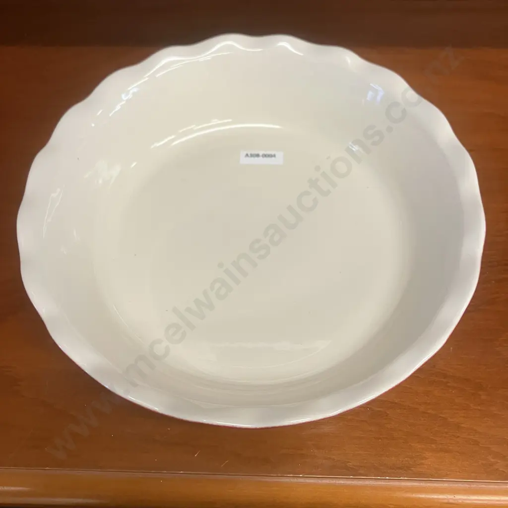 Emile Henry (France) Modern Classics Collection 9" Pie Dish, Red. #61.21 Image 1++