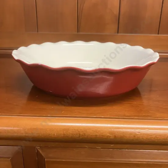 Emile Henry (France) Modern Classics Collection 9" Pie Dish, Red. #61.21