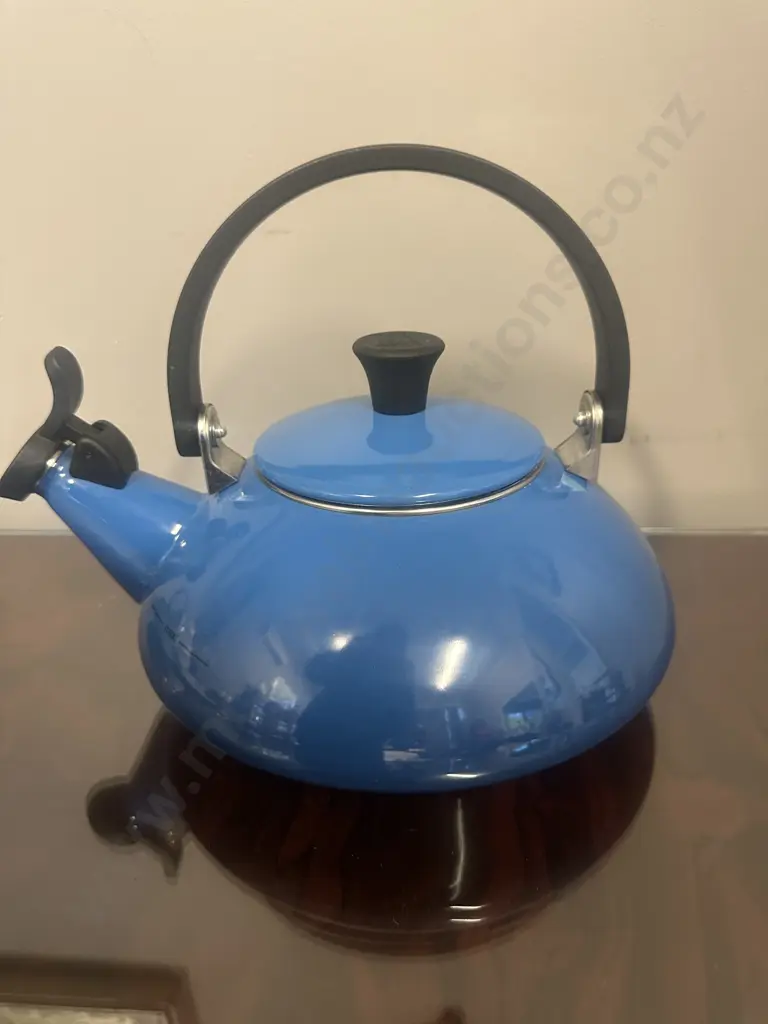 Le Creuset Zen Kettle Marseille Blue With Whistle Image 1++
