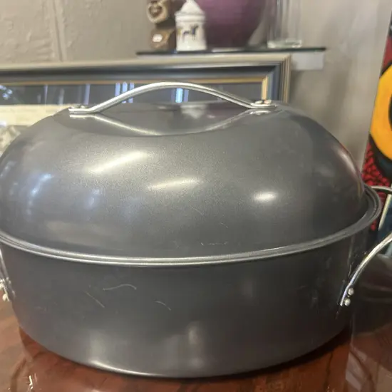 Large Lidded Roasting Dish