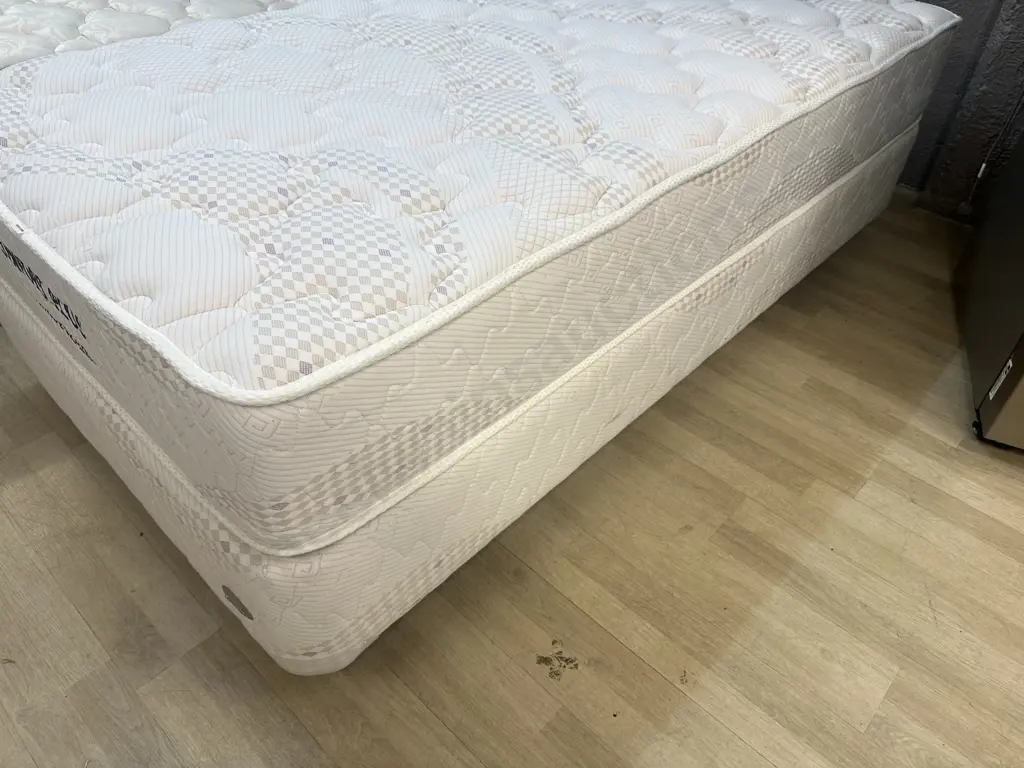 SlumberZone Comfort Plus King Single Sized Mattress & Base Image 1++