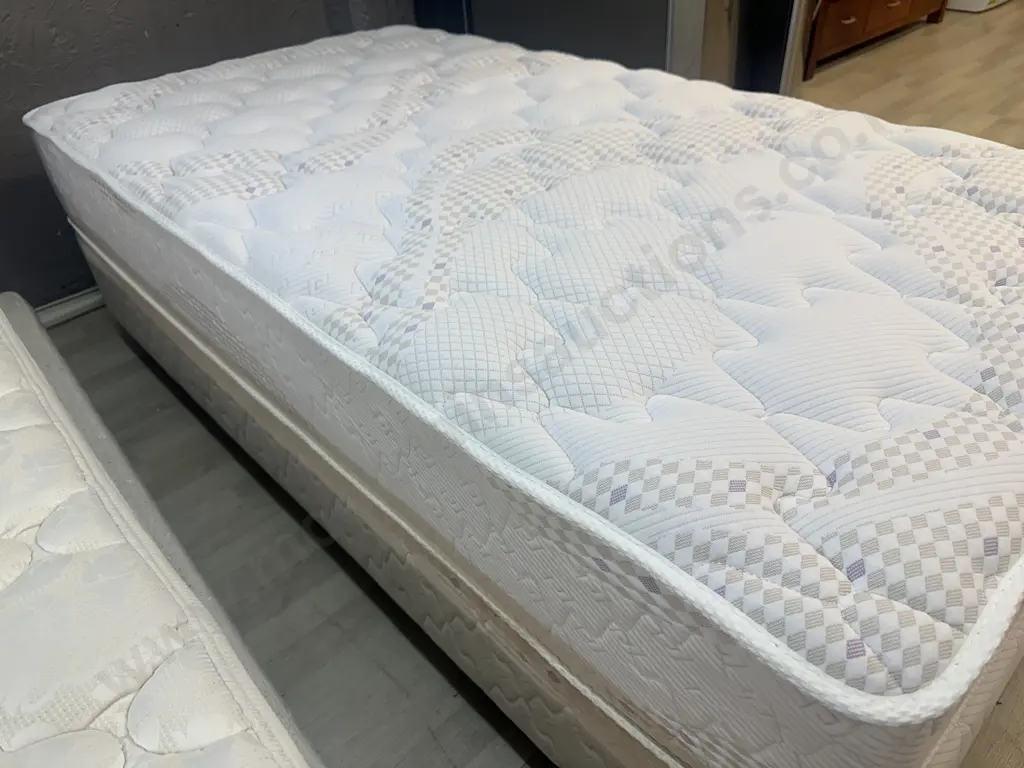 SlumberZone Comfort Plus King Single Sized Mattress & Base Image 1++