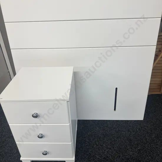 White Piper King Single Headboard & 3 Drawer Bedside With Silver Handles. H61 W69 D39cm Compac Brand Ex Forlongs