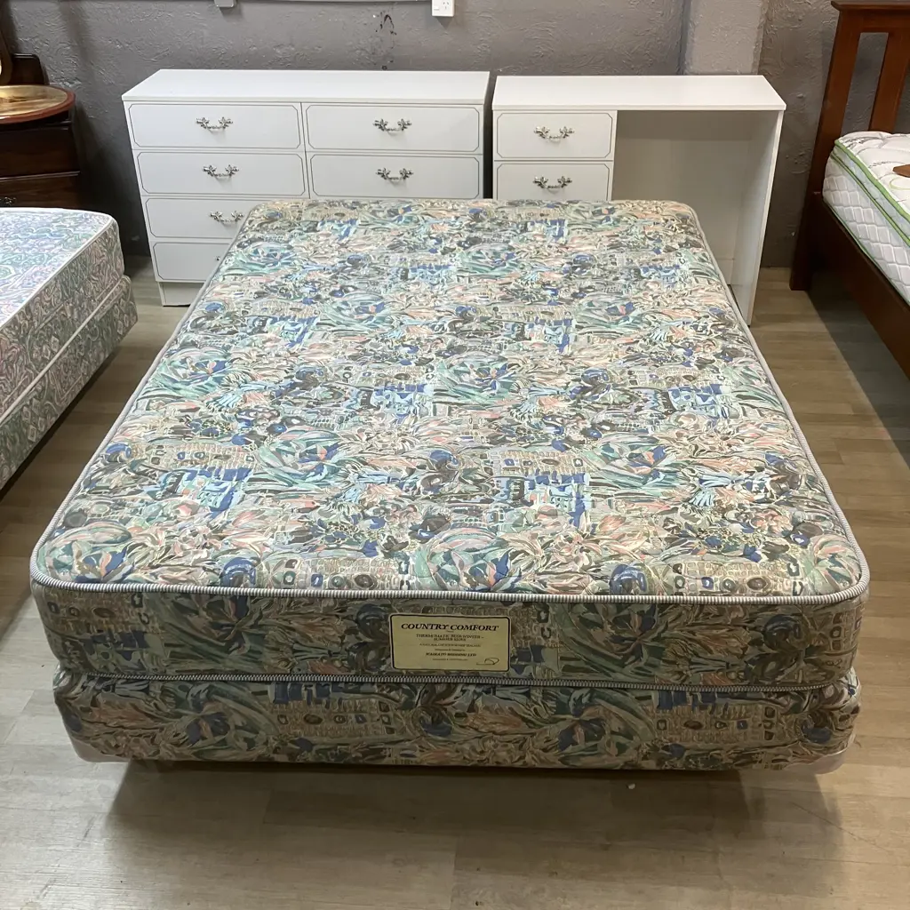 Country Comfort Double Size Mattress With Base Image 1++