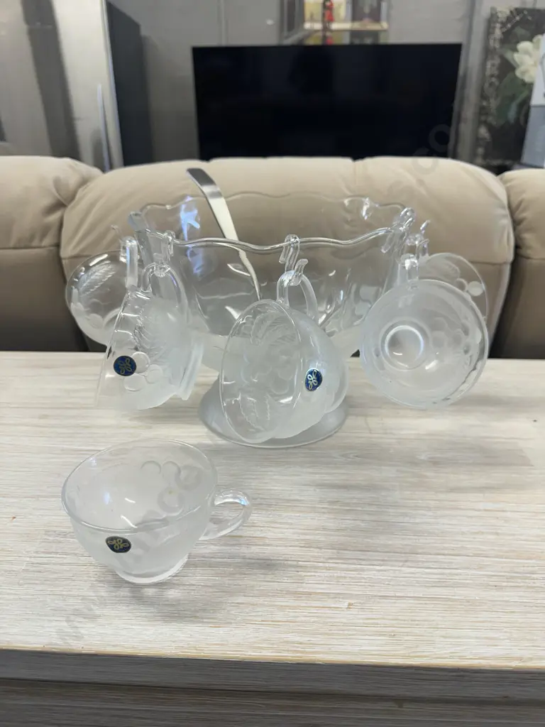 Hoya Corporation Punch Bowl & Six Cups (5 Hooks)  Image 1++