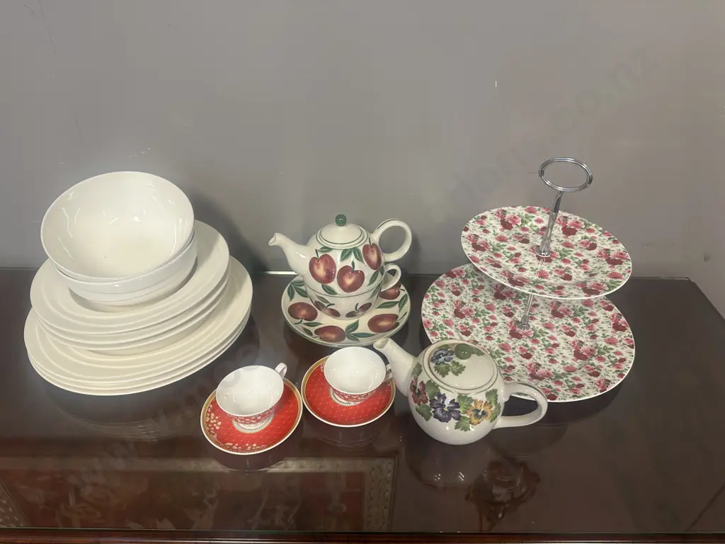 Selection Of Crockery Including Andrew Hawley Teapots, Cups & Saucers, Jamie Oliver Plates, Dishes Etc Image 1++