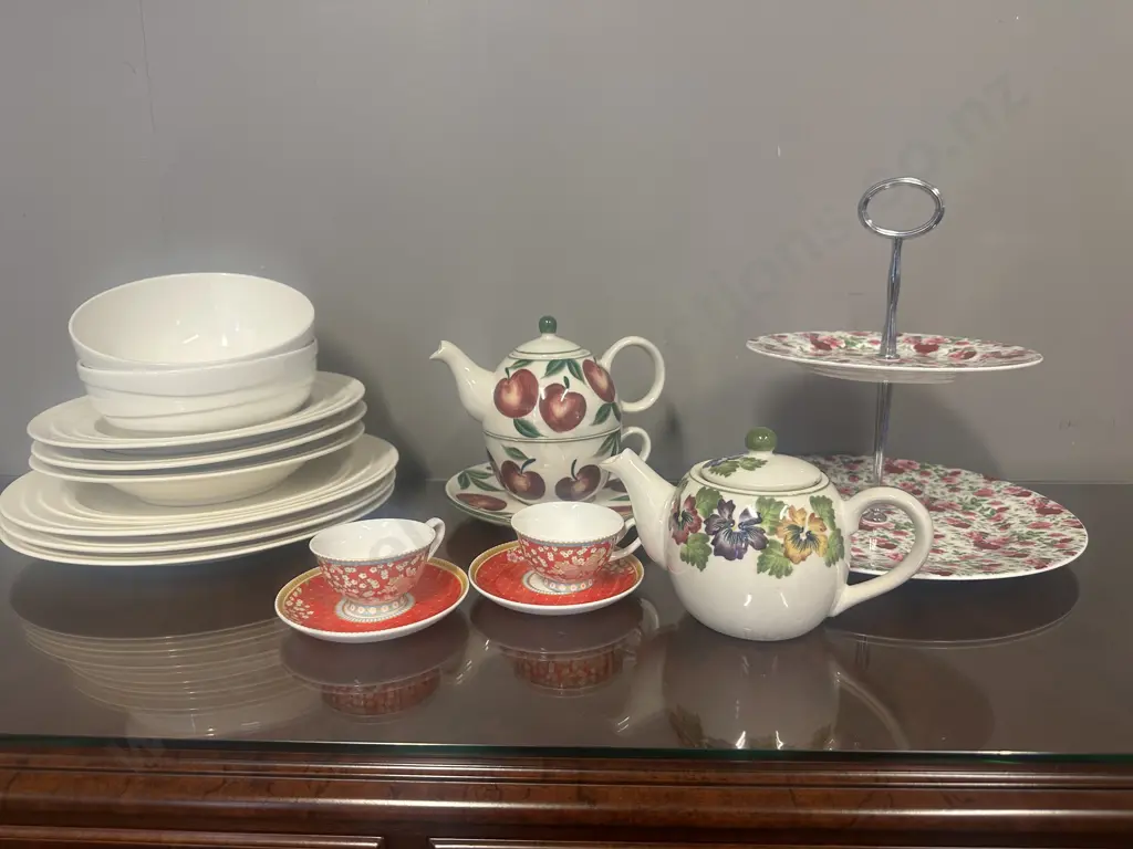 Selection Of Crockery Including Andrew Hawley Teapots, Cups & Saucers, Jamie Oliver Plates, Dishes Etc Image 1++