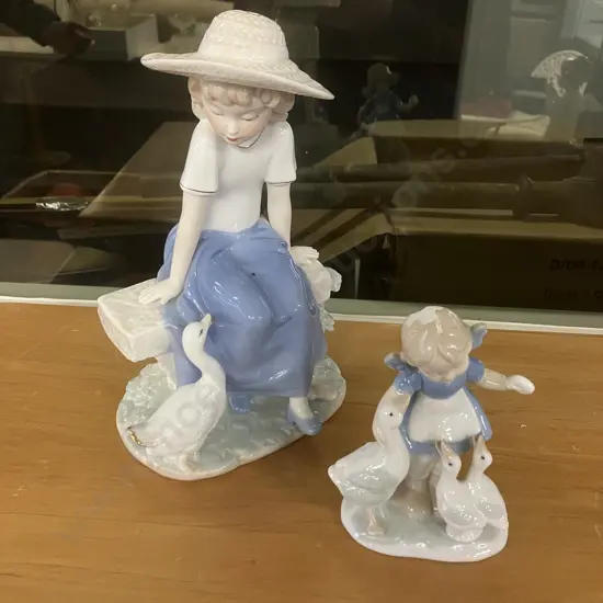Pair of Porcelain Figure With Geese Ornaments