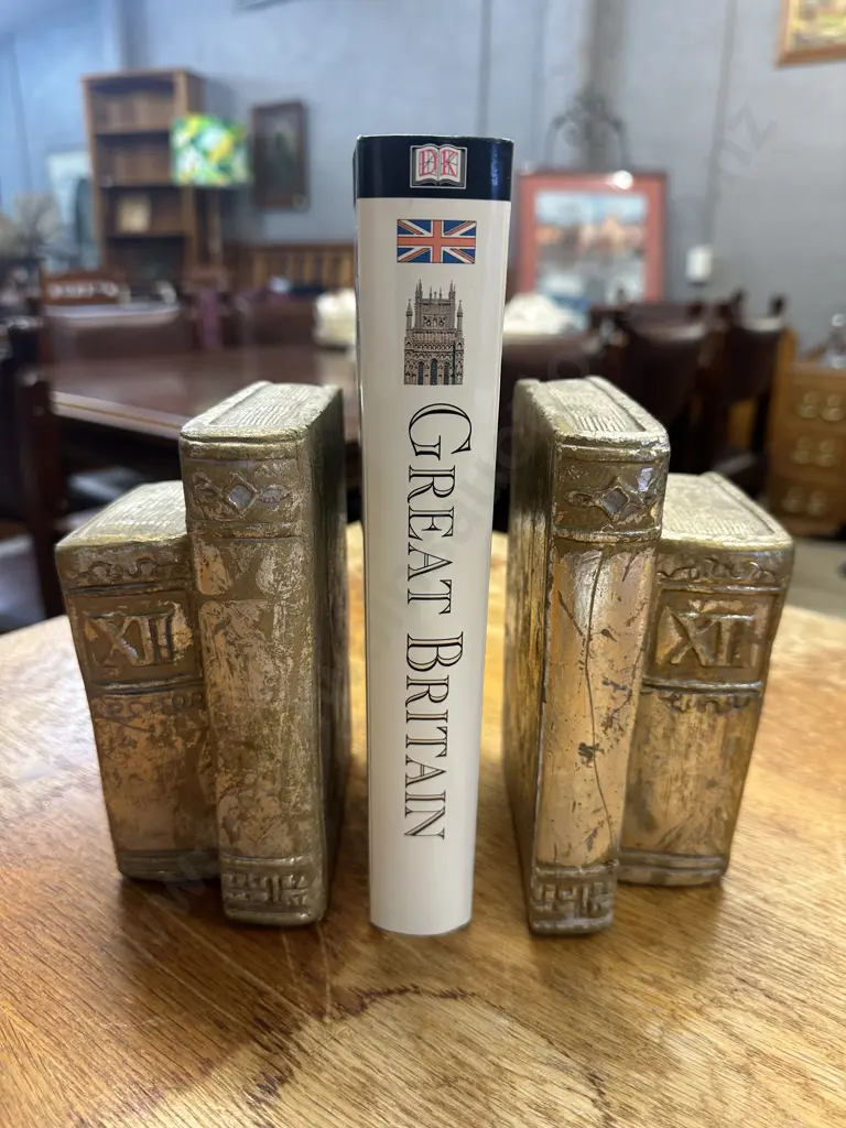 Decorative Gilt Book Ends With Great Britain Travel Guide Image 1++