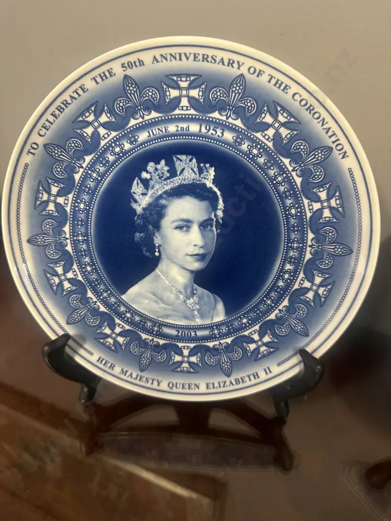 Wedgwood Commemorative Plates Celebrating 50th Anniversary Of The Coronation Queen Elizabeth ll Image 1++