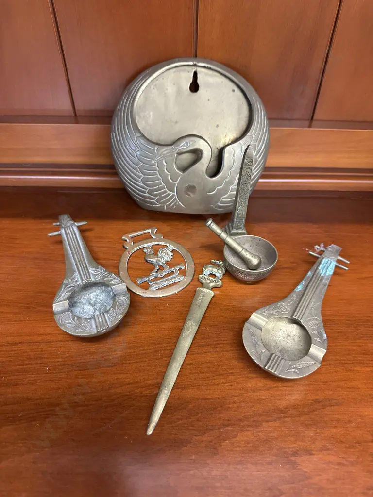 Assorted Brass Ware Items Image 1++