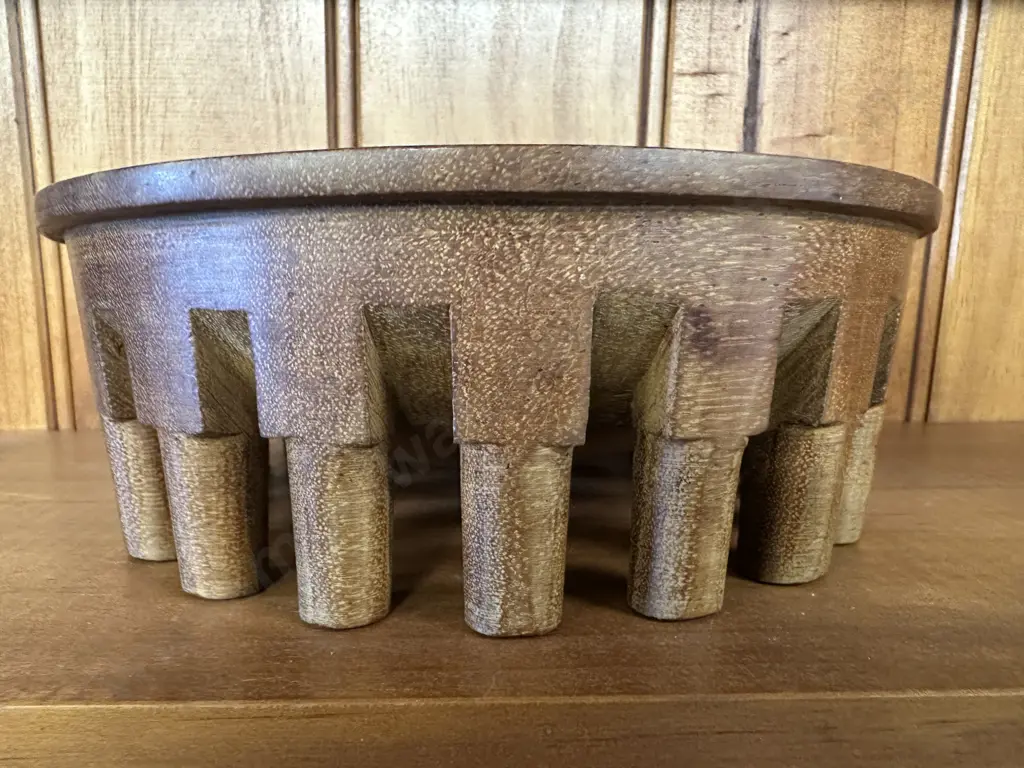 Vintage 1990s' Hand Made Samoan 19 Leg Kava Bowl. Dia 23cm Image 1++