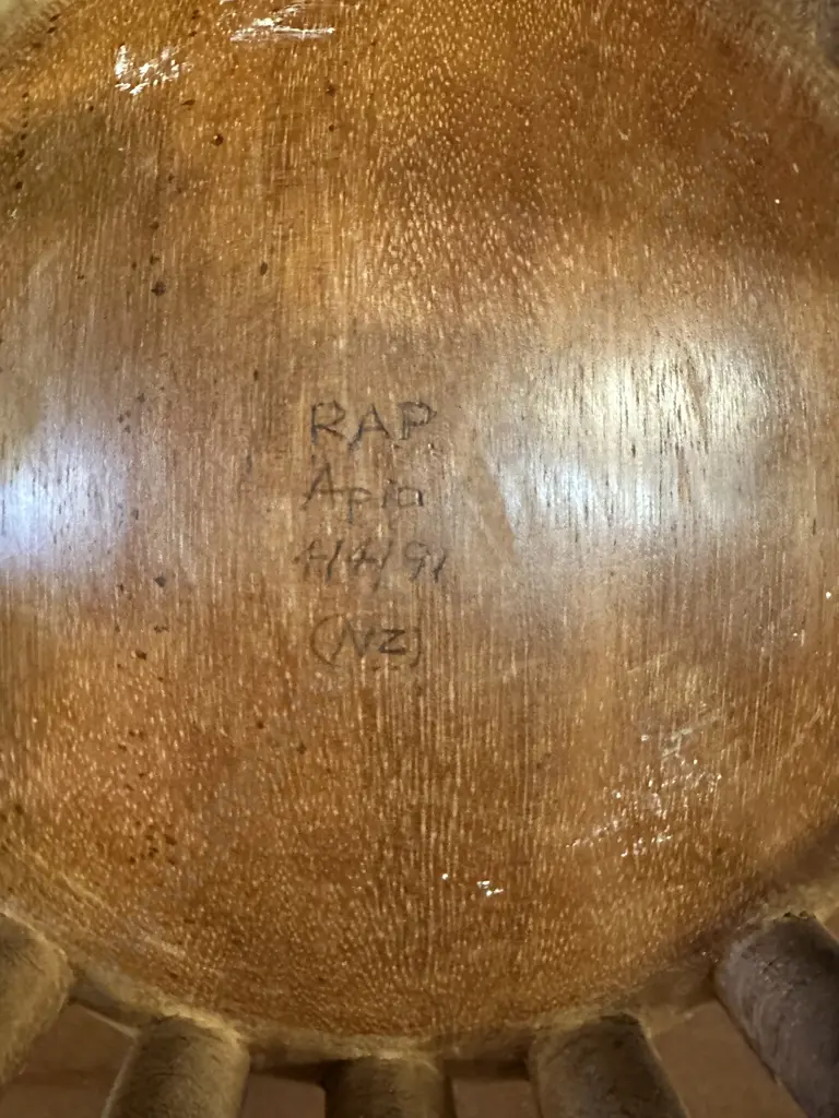Vintage 1990s' Hand Made Samoan 19 Leg Kava Bowl. Dia 23cm Image 1++