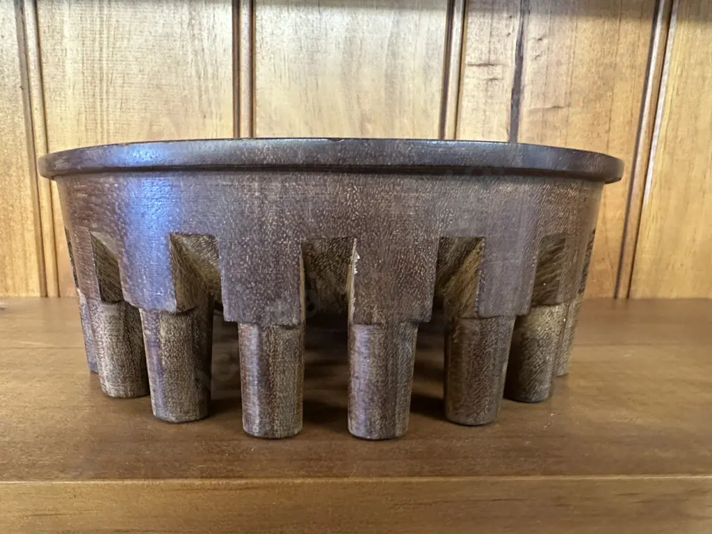 Vintage 1990s' Hand Made Samoan 19 Leg Kava Bowl. Dia 23cm Image 1++