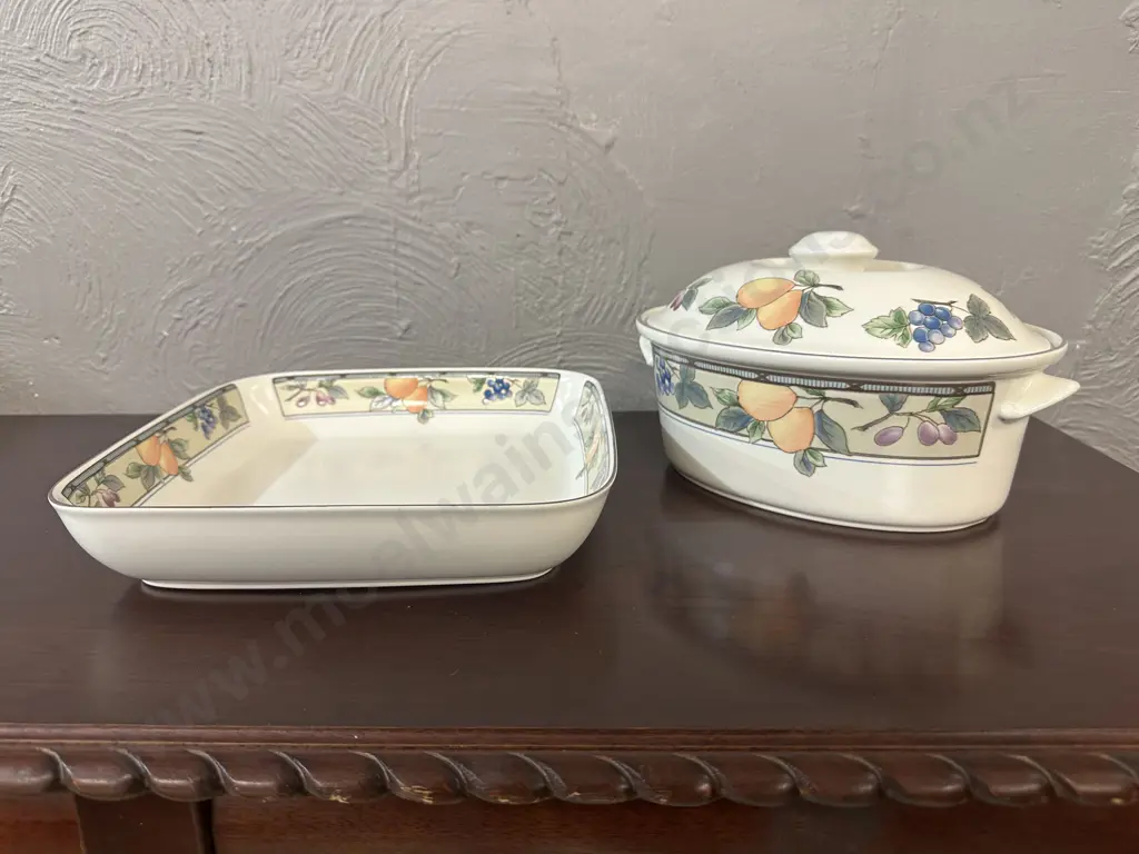 Mikasa Intaglio Garden Harvest Square Serving Dish & Oval Lidded Casserole Dish Image 1++